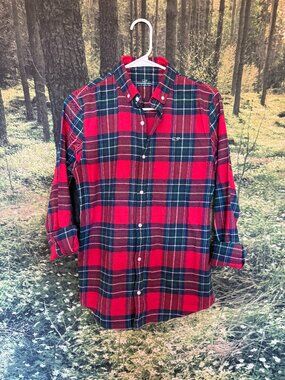 Vineyard Vines Red & Navy Plaid Button‐Down Shirt — Classic Whale Logo